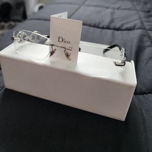Dior glass